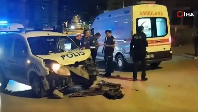 Ankara’da Polis Aracına Çarpan Hafif Ticari Araç Kazası Detayları