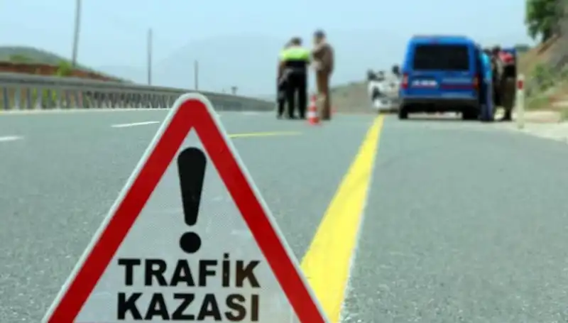 Otomobil ile Kamyon Çarpıştı: Dramatik Kaza Sonrası Hayatını Kaybedenler ve Yaralılar
