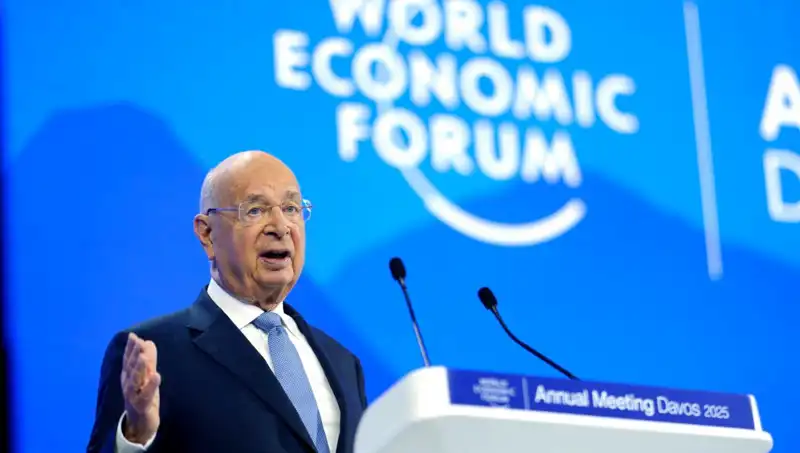 Davos Zirvesi’nin Mimarı Klaus Schwab İstifa Etti: Gelecek Ne Olacak?