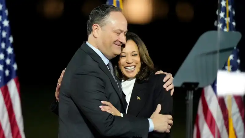 Trump ve Kamala Harris: Eşinin Kovulmasıyla Sarsılan İlişki Dinamiği