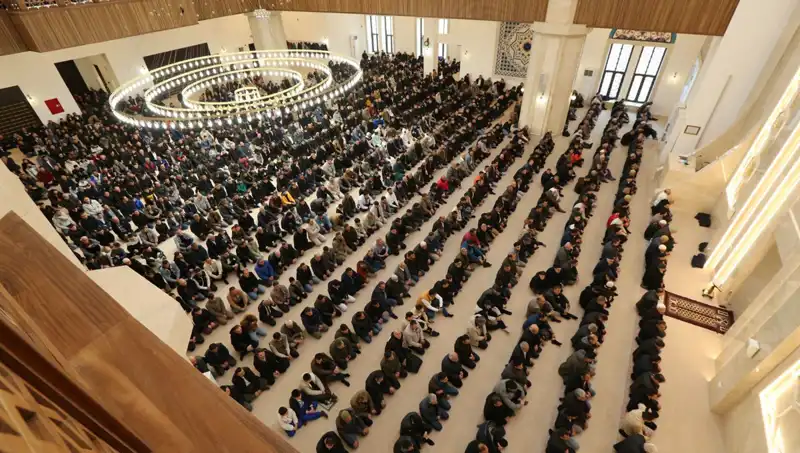 4 Nisan 2025 Cuma Namazı Saatleri: İstanbul, Ankara ve İzmir İçin Detaylar
