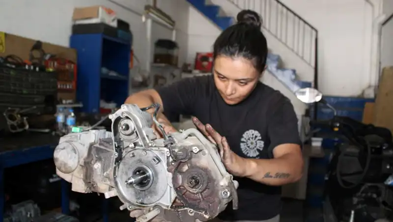 Hayriye, Çırak Bulamadığı İçin Motor Ustası Olma Yolunu Seçti