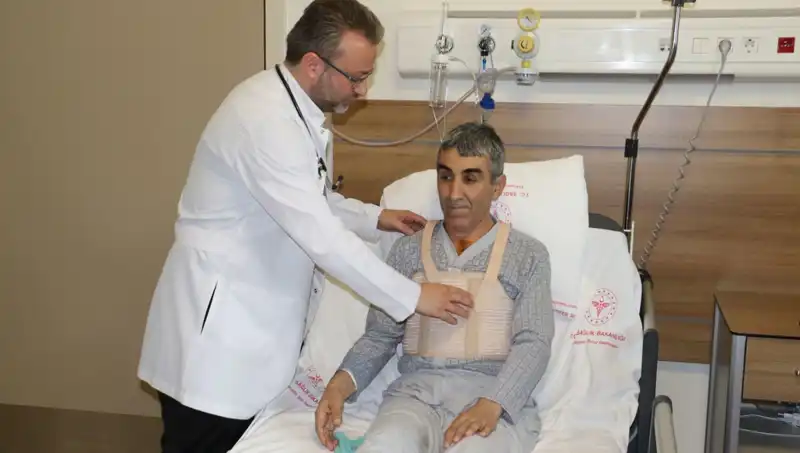 Aort Damarı Yırtılması: Hayati Tehlike Sonrası 8,5 Saatlik Ameliyat