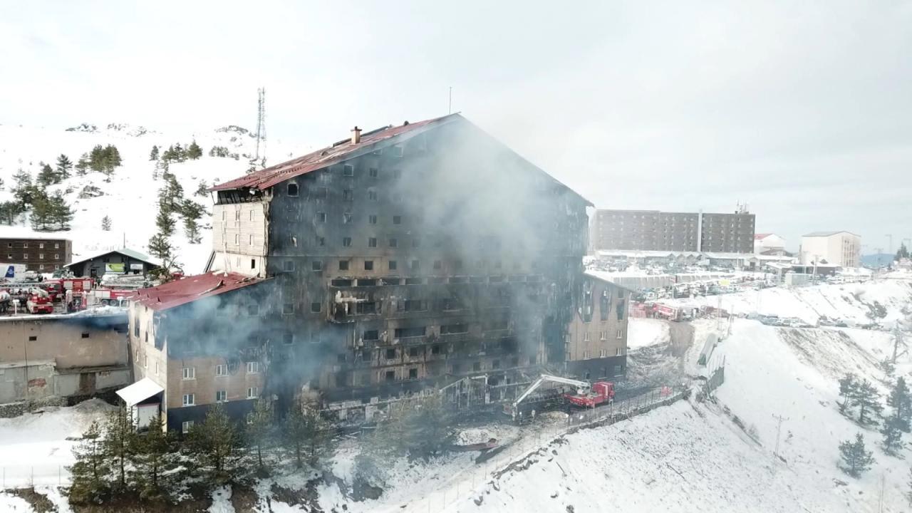 Yangın ile ilgili otelin sahibi dahil 4 kişi gözaltına alındı