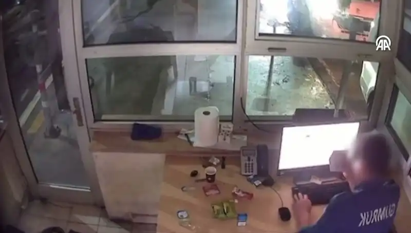 Kapıkule'deki Rüşvet Operasyonunda 23 Gümrük Memuru Gözaçıldı!