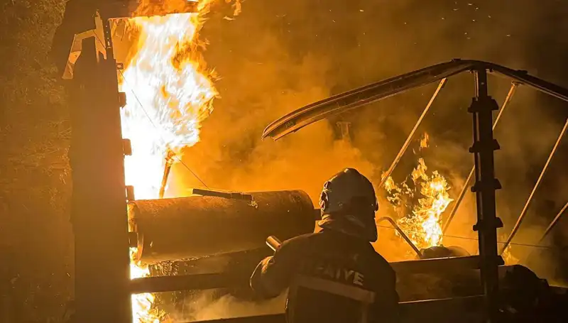 Tır Yangını Orman Yangınına Dönüştü: Korkutan Gelişmeler