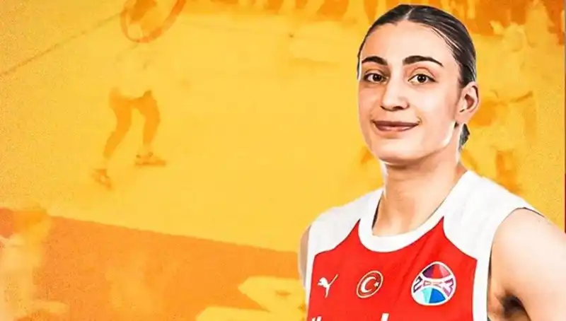 Galatasaray Futbol Takımı Üç Yıldızını Kadrosunda Tutmayı Başardı