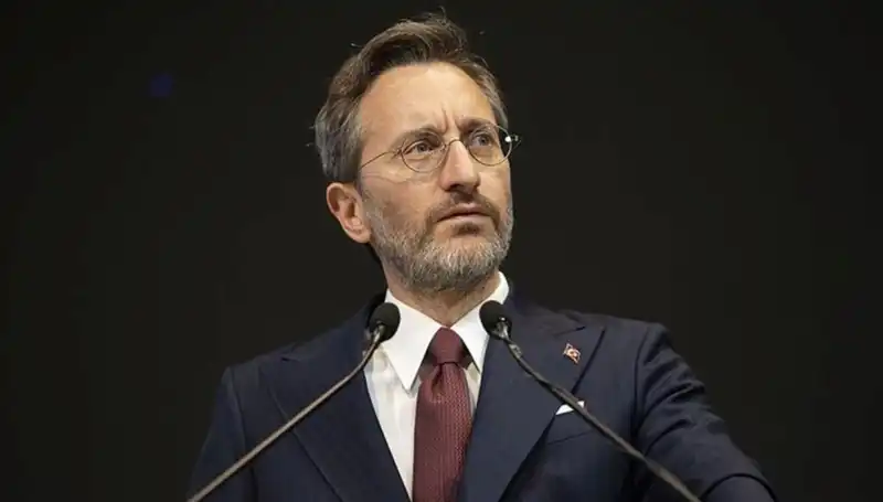 Fahrettin Altun'dan Özgür Özel'e Sert Tepki: Siyasi İletişim Krizi