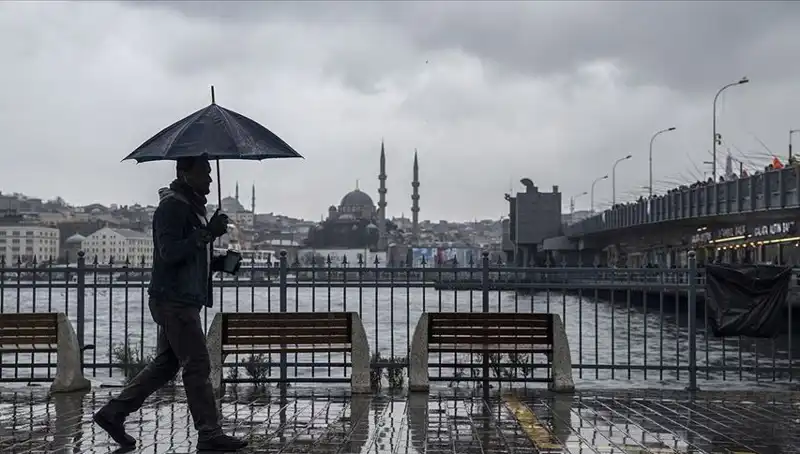 Bahar Havası Yerini Kışa Bırakıyor: İstanbul'da Hava Bilmecesi