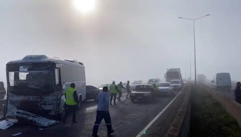 Sisle Kaplı Yolda Meydana Gelen Kaza: 7 Yaralı!