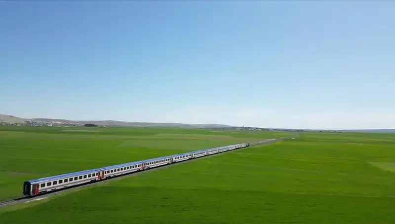 Diyarbakır Ekspresi ile Malatya'ya Yolculuk: İki Şehrin Buluşması