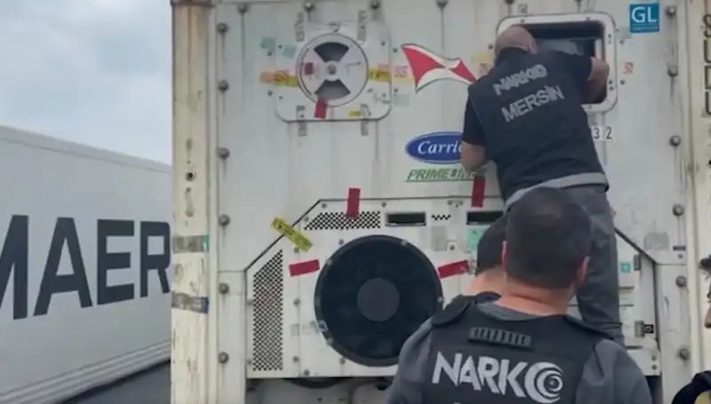 Mersin'de Şok Uyuşturucu Operasyonu: Yakalananlarla Gerçekler Ortaya Çıkıyor