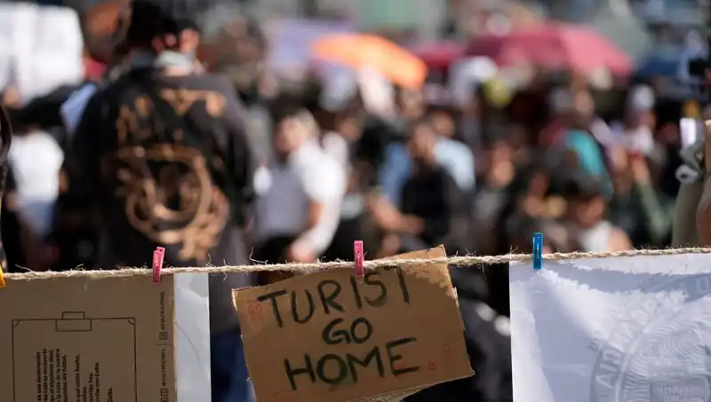 Meksika'nın Turist Akını: Yerel Halk Neden Protesto Ediyor?