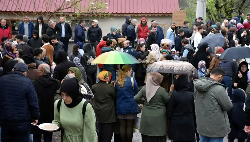 Geleneğin Gücü: 12 Bin Kişi Bayram Coşkusunu Paylaştı