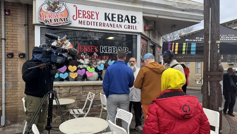 Türk Ailesi Yeşil Kart Beklerken Şok Gözaltı Süreciyle Karşılaştı