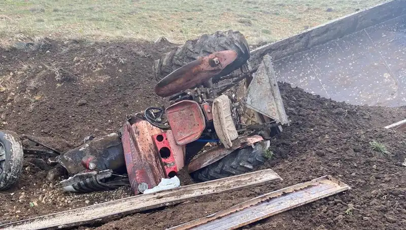 Kayseri'de Kontrolden Çıkan Traktörün Şarampole Yuvarlanması Korkuttu