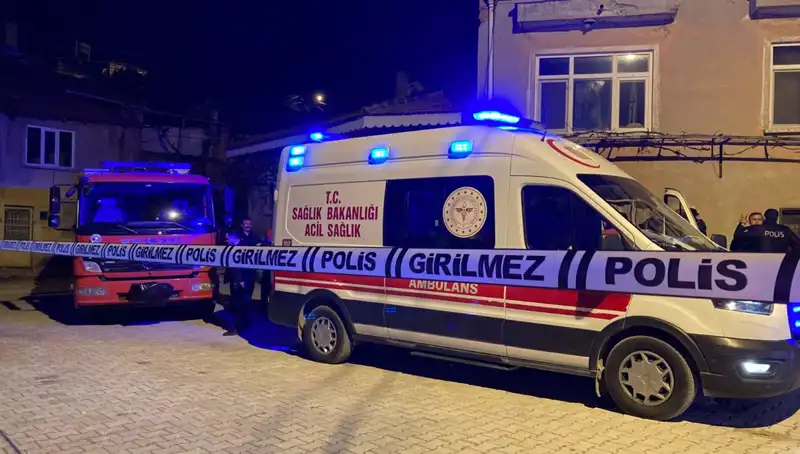 Yaşlı Adam Evinde Gizemli Yangınla Hayatını Kaybetti