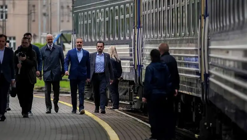 Dışişleri Bakanı Fidan'ın Ukrayna Ziyareti: Yeni Diplomatik Adımlar Bekleniyor!