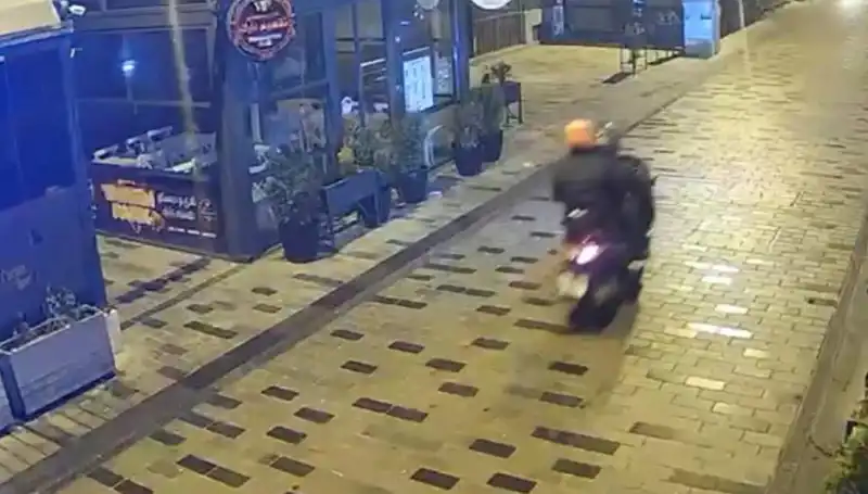 Gece Kulübüne Haraç Saldırısı: Torpil ve Silah Sesleriyle Korku Dolu Anlar