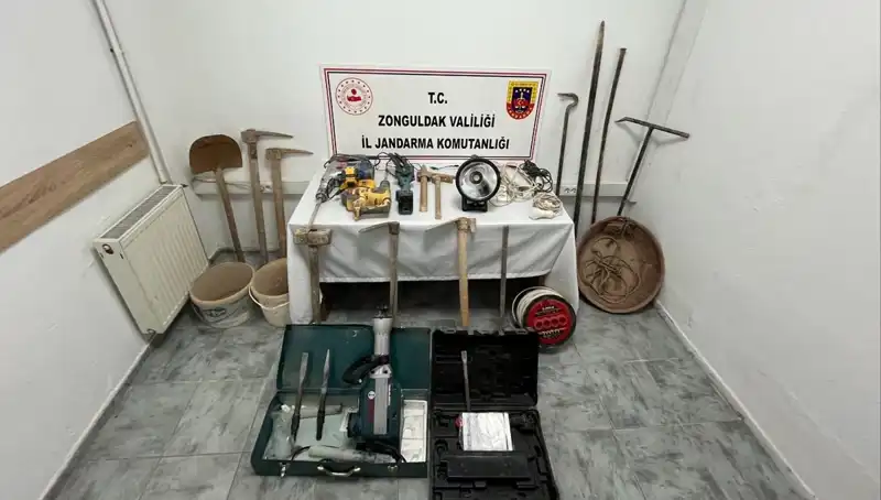 Çaycuma'da Kaçak Kazı Yaparken Yakalanan 5 Şahısın Hikayesi