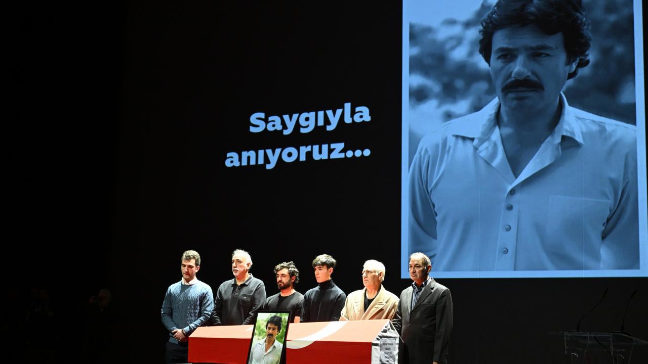 Ferdi Tayfur Anısına AKM'de Tören Gerçekleştirildi