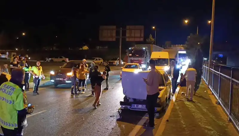Otoyolda Kuralsız Geri Dönüş Kazası: Çocuklar da Yaralı