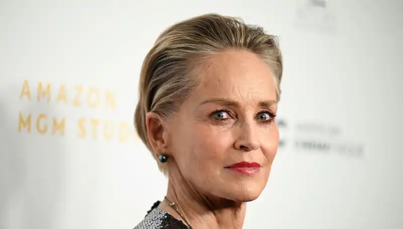 Sharon Stone, Anne Acısını Sosyal Medyada Duyurarak Duygularını Paylaştı