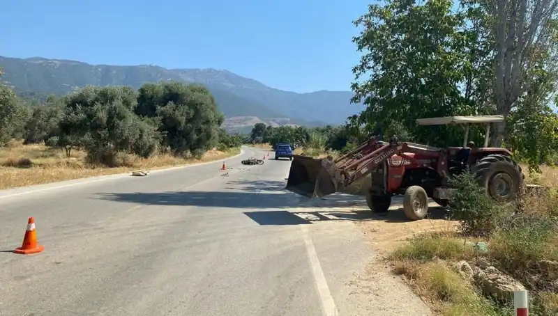İzmir'de Motosiklet Kazası: Genç Sürücü Hayat Mücadelesi Veriyor