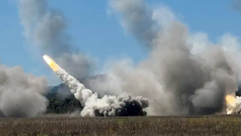 Avustralya'nın Askeri Tatbikatında Eşsiz Bir İlk: HIMARS Atışı Gerçekleşti!
