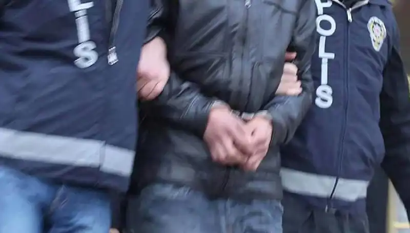 FETÖ Operasyonunda 30 İlde 65 Tutuklama Gerçekleşti: Ayrıntılar Şaşırtıyor!