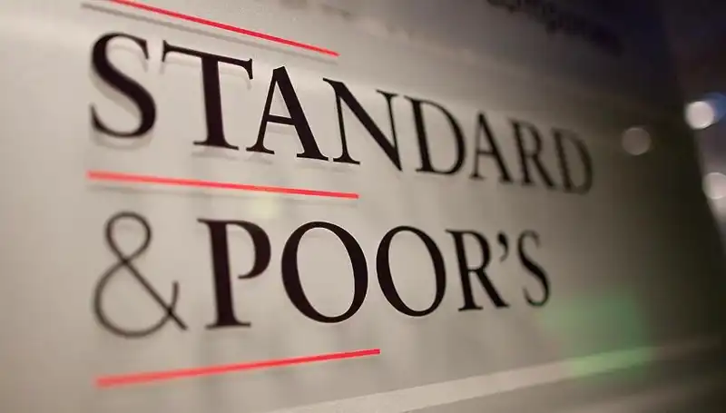 Fransa'nın Kredi Notu Görünümü Negatife Döndü, Ekonomik Riskler Artıyor