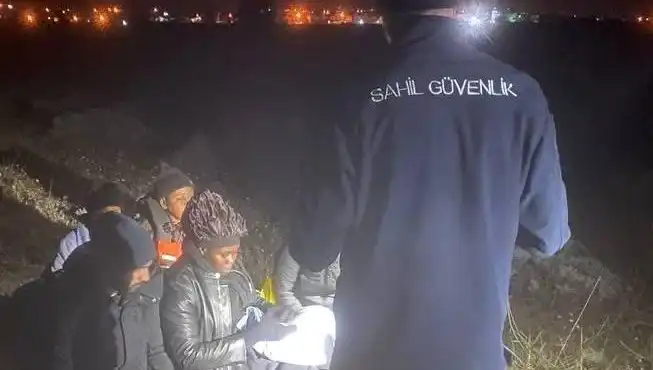 İzmir'de Şok Edici Düzensiz Göçmen Yakalama Operasyonu