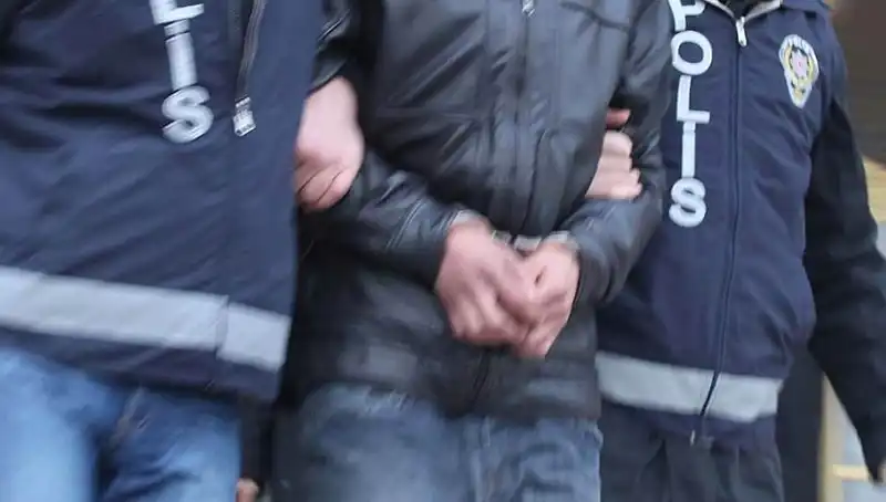 Konya'daki Dolandırıcılık Şebekesi Çökertildi: 13 Kişi Tutuklandı