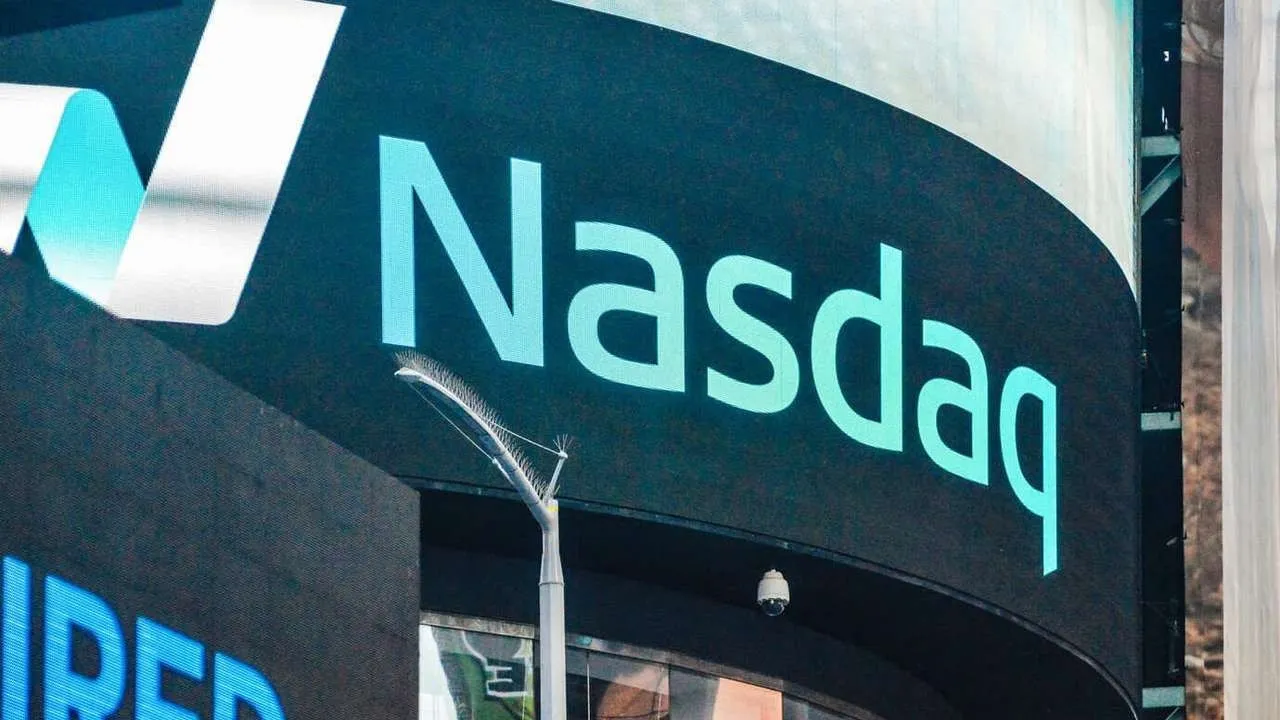 Nasdaq’ta Bitcoin Etkisi: MicroStrategy Hisseleri Yükselişe Geçti