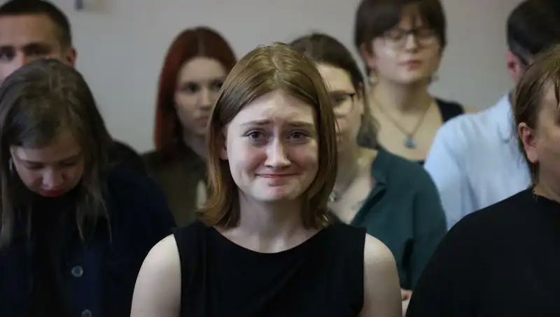 Savaş Karşıtı Rus Aktivist Darya Kozyreva’ya Verilen Hapis Cezası Üzerine Tartışmalar