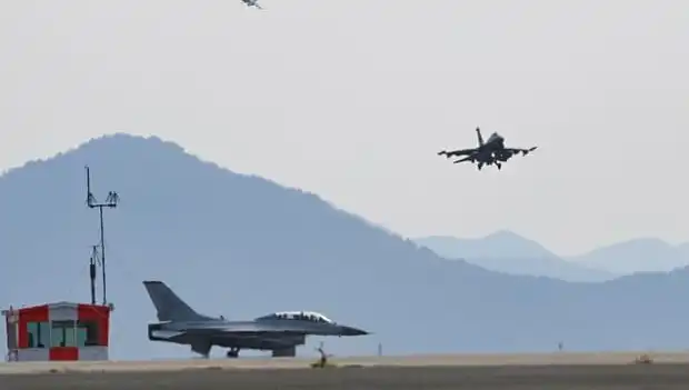 Güney Kore'de Askere Ait Uçak Yanlışlıkla Köyü Bombaladı: 7 Yaralı