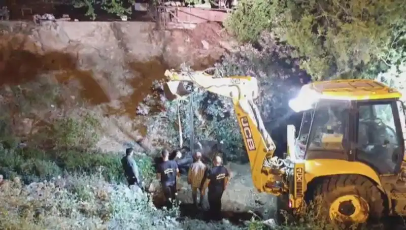 Hatay’da İneğin Kurtulması İçin Gerçekleştirilen Beklenmedik Operasyon