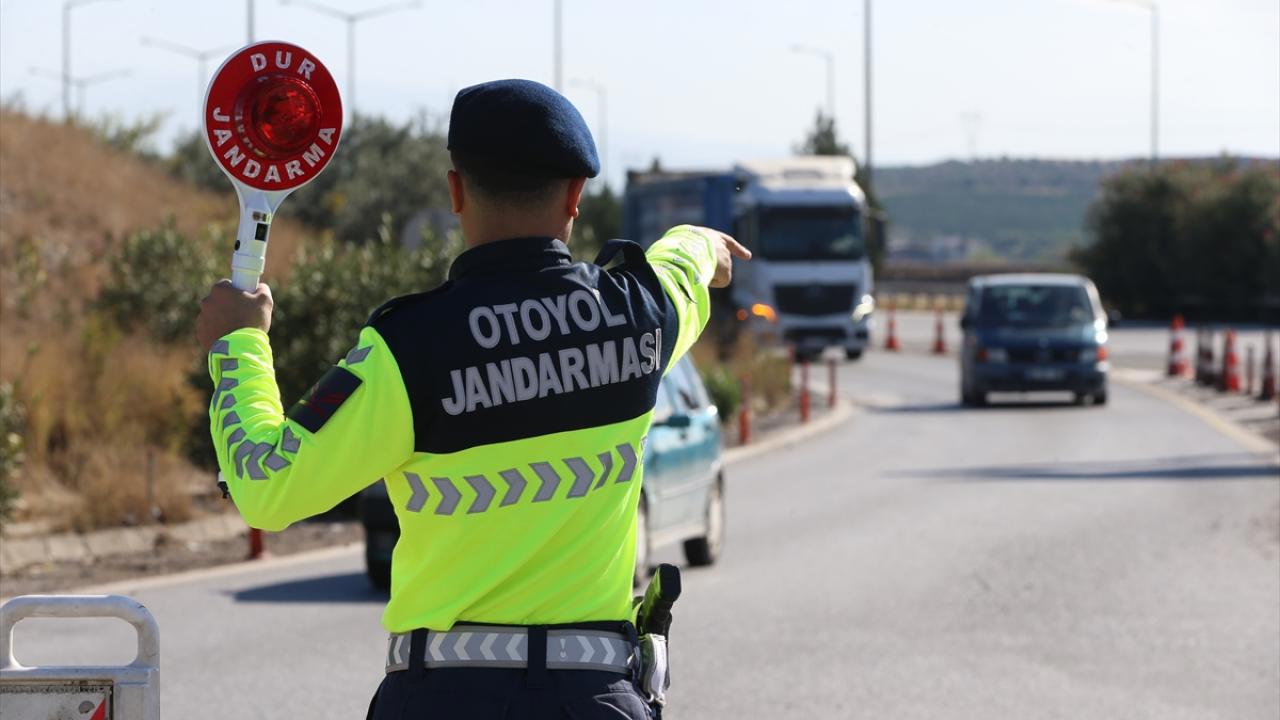 Polis ekipleri yurt genelinde 2,7 milyon aracı denetledi