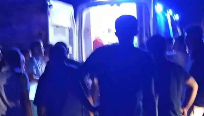 Uçurum Kenarında Korku Dolu Anlar: Otomobil Yuvarlandı, Sürücü Yaralandı