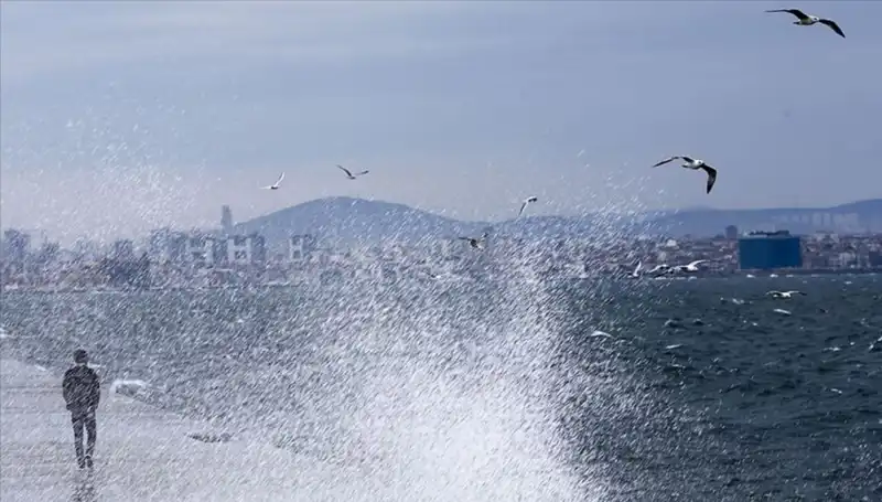 Marmara ve Ege'de Beklenmedik Kuvvetli Rüzgar Alarmı!