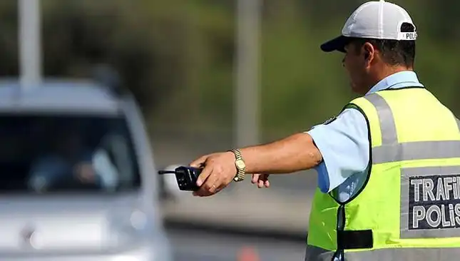 Drift Yapan Ehliyetsiz Sürücüye Uygulanan Şok Ceza Dikkatleri Üzerine Çekti