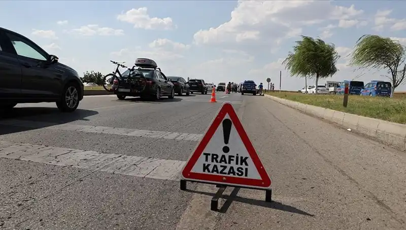 Adana’da Korkunç Kaza: Kamyon ile Otomobil Çarpıştı, 1 Kişi Hayatını Kaybetti