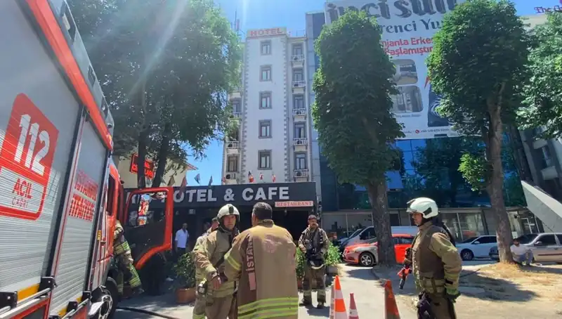 Fatih'te Otel Yemekhanesinde Yangın: Alevler Kısa Sürede Kontrol Altına Alındı!