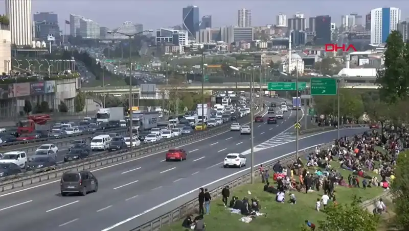 Deprem Sonrası Şehirdeki Trafik Yoğunluğu Yüzde 56 Arttı: Sebepler ve Etkileri