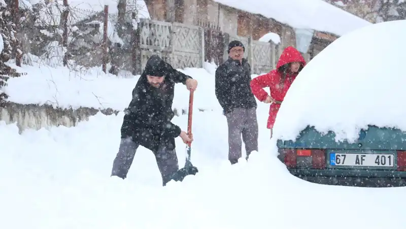 14 Nisan'da Okullar Tatil Mi? Kar Tatili Durumu Açıklandı!