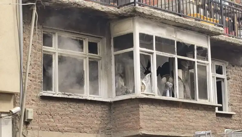 Bursa'da 2 Katlı Evdeki Yangın: Alevler Kısa Sürede Kontrol Altına Alındı