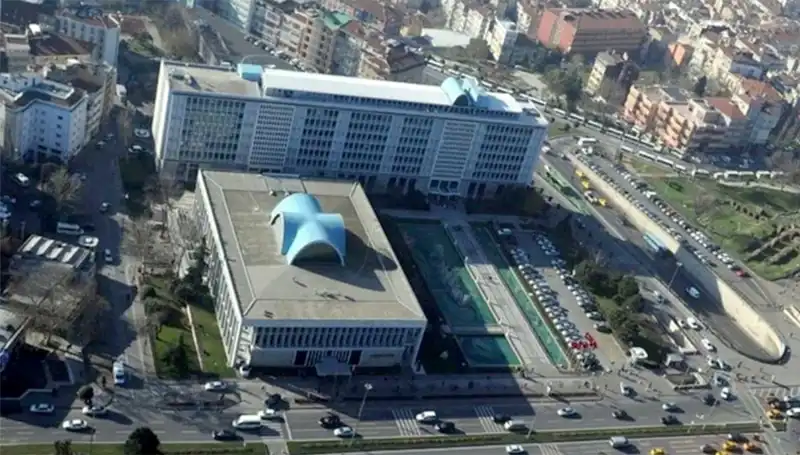 İBB Yolsuzluk Soruşturması: Yıldız İsimler Adliyeye Sevk Edildi!
