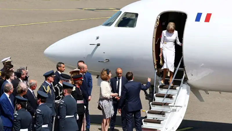 Macron’un Elini Havada Bırakan Eşinin Gerçek Sebebi Açıklandı