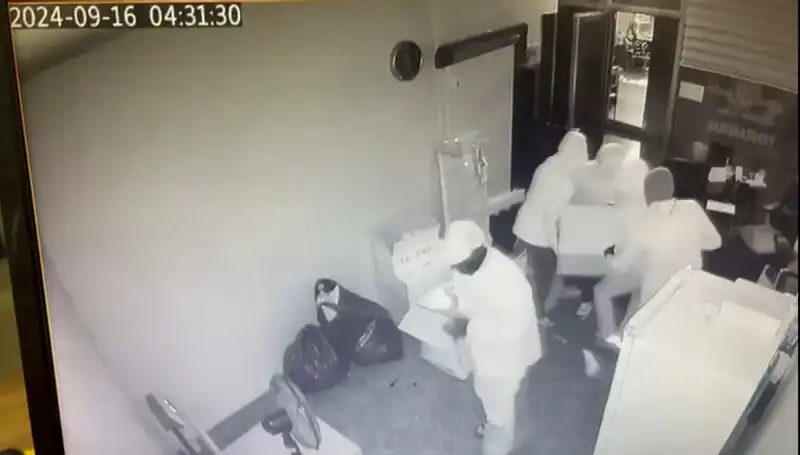 Sırtında Kasa Taşımak: Hırsızların İlginç Yöntemi