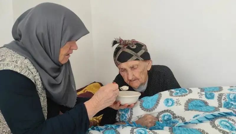 102 Yaşındaki Kezik Nine, Sağlığının Sırrını Paylaştı: Doktor Ziyareti Yok!